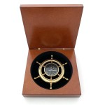 Kompas "koło sterowe" w drewnianym pudełku